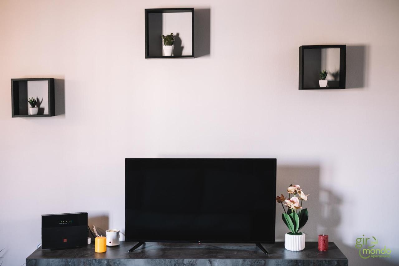 Giro Nel Mondo Apartments カターニア エクステリア 写真