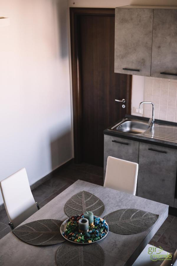 Giro Nel Mondo Apartments カターニア エクステリア 写真