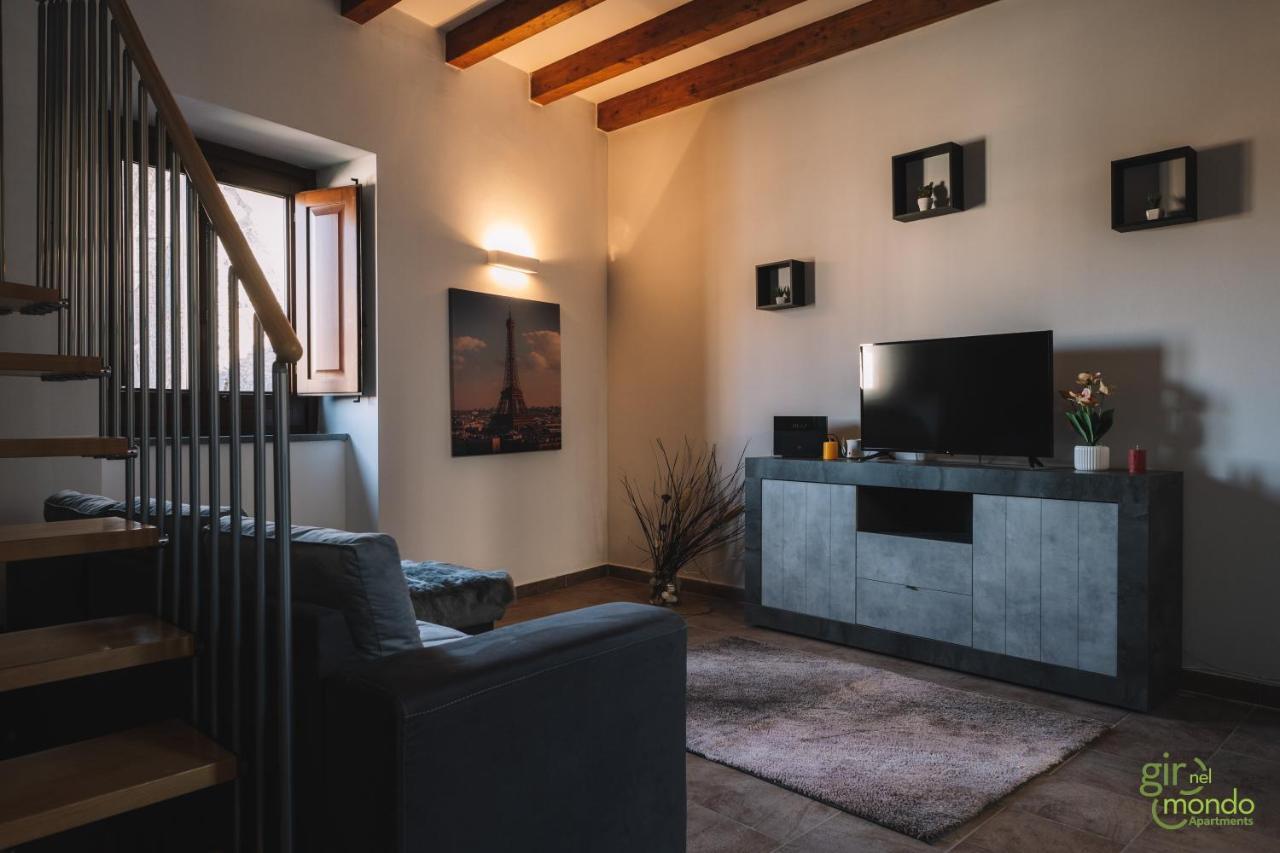 Giro Nel Mondo Apartments カターニア エクステリア 写真