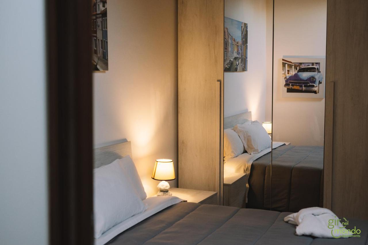Giro Nel Mondo Apartments カターニア エクステリア 写真